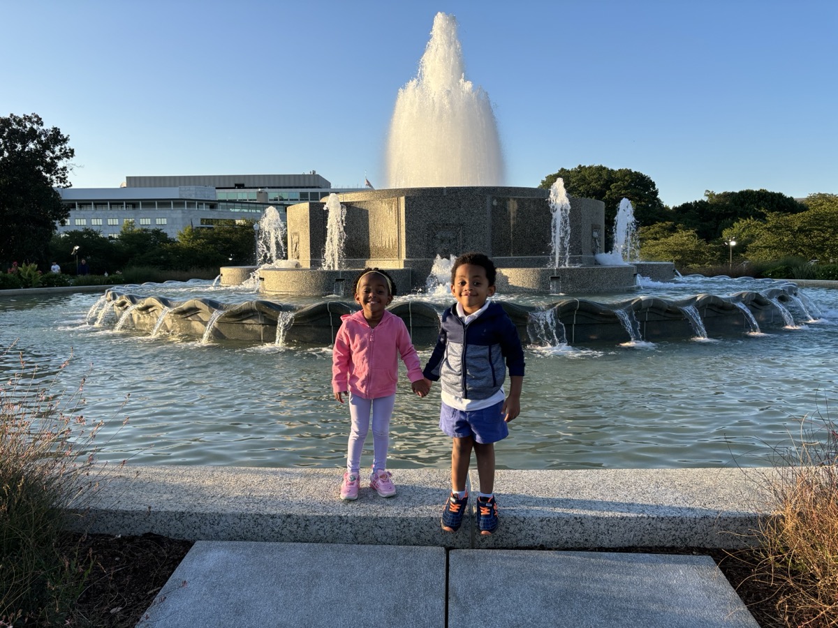 Holding hands at the fountain